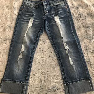 Low rise Angels capris